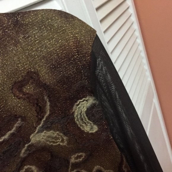 DRESSY TOP FOR THE XMAS SEASON - Picture 3 of 4